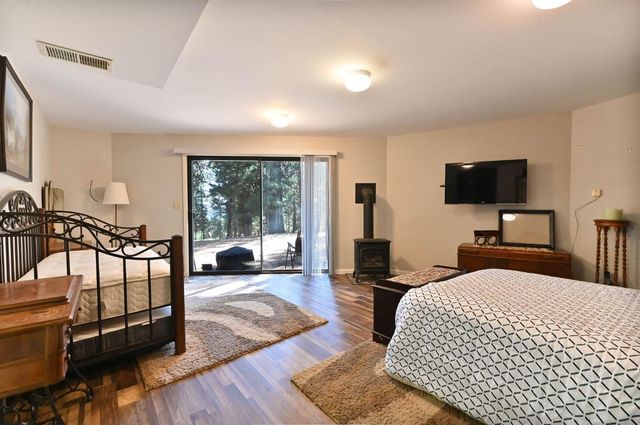 20175 Pine Dr, Pioneer, CA 95666