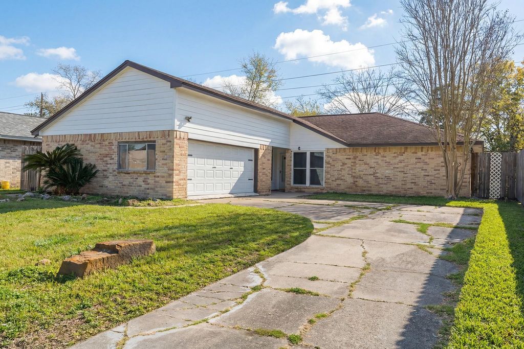 5819 Sunnygate Drive, Spring, TX 77373