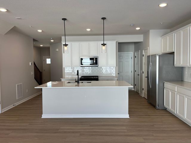 17971 Genoa Drive, Lakeville, MN 55044