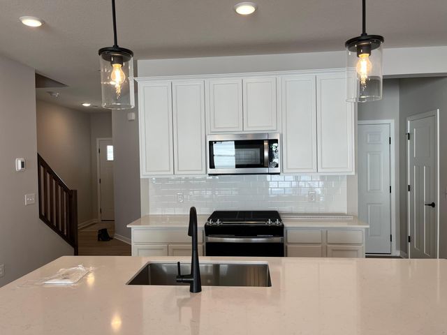 17971 Genoa Drive, Lakeville, MN 55044