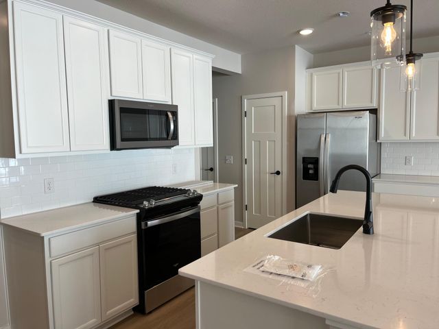 17971 Genoa Drive, Lakeville, MN 55044