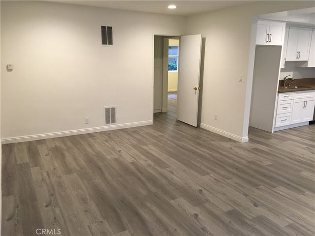 325 N Howard 1, Glendale, CA 91206
