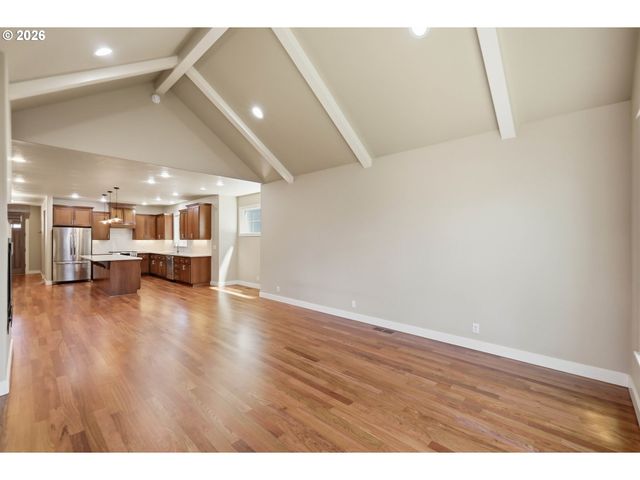 1232 WOODFIELD Dr, Eugene, OR 97401