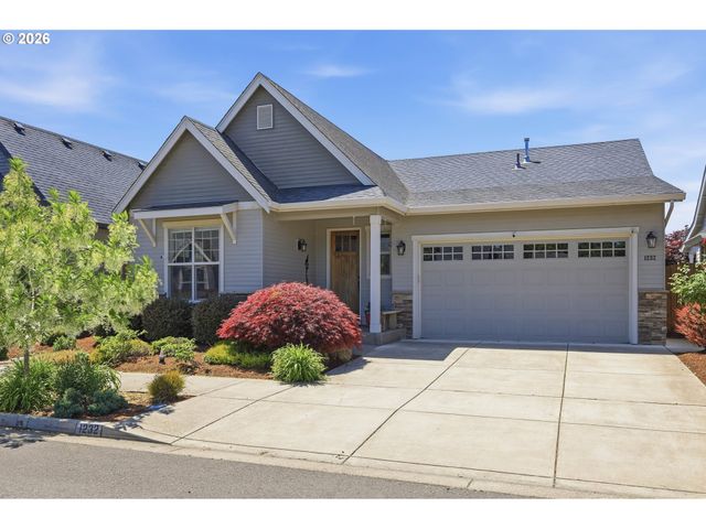 1232 WOODFIELD Dr, Eugene, OR 97401