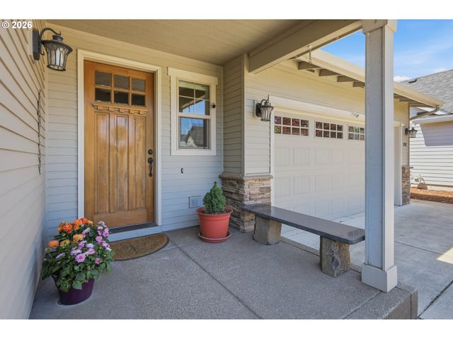1232 WOODFIELD Dr, Eugene, OR 97401
