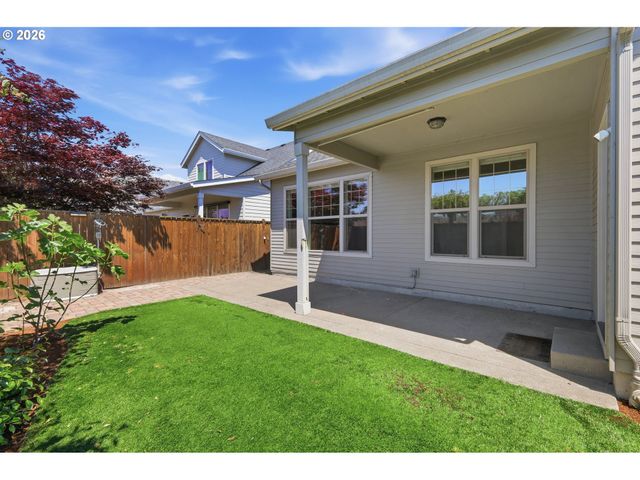 1232 WOODFIELD Dr, Eugene, OR 97401