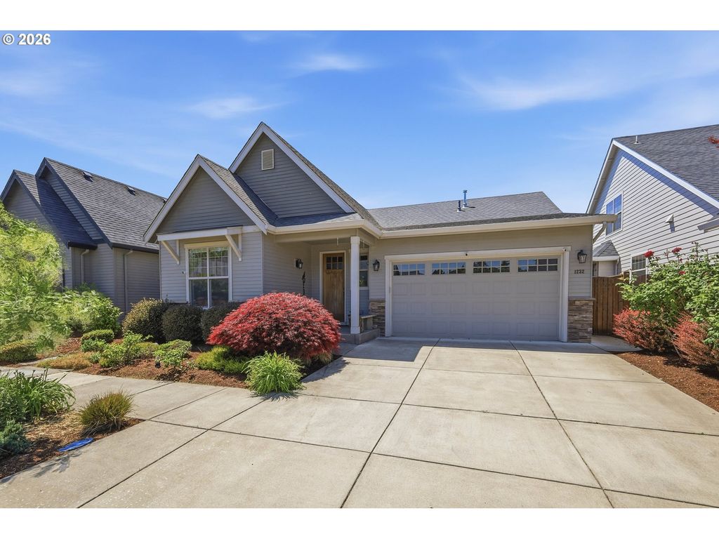 1232 WOODFIELD Dr, Eugene, OR 97401