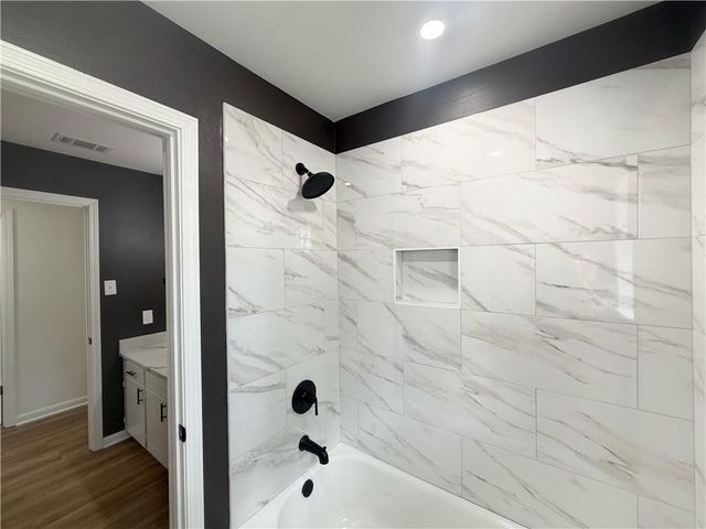 110 DEER CREEK E Drive, Pineville, LA 71360