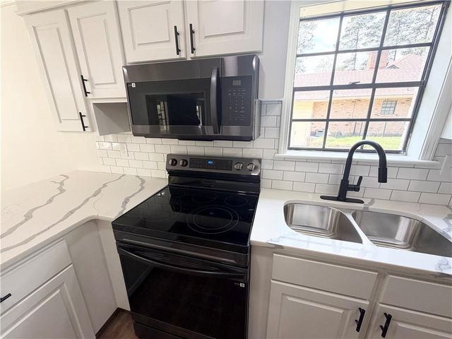 110 DEER CREEK E Drive, Pineville, LA 71360