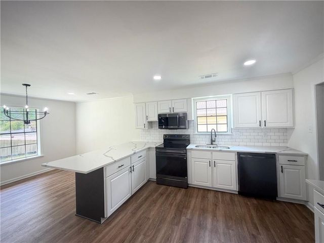 110 DEER CREEK E Drive, Pineville, LA 71360