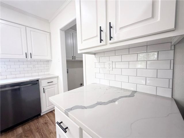 110 DEER CREEK E Drive, Pineville, LA 71360