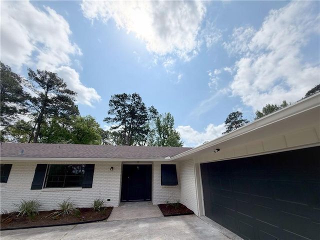 110 DEER CREEK E Drive, Pineville, LA 71360