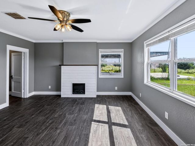 15637 KILOWATT RD, Elmendorf, TX 78112