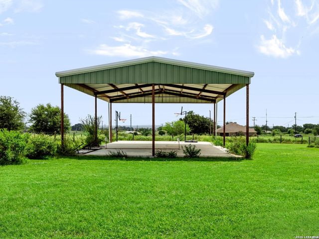 15637 KILOWATT RD, Elmendorf, TX 78112