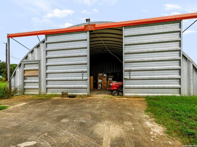 15637 KILOWATT RD, Elmendorf, TX 78112