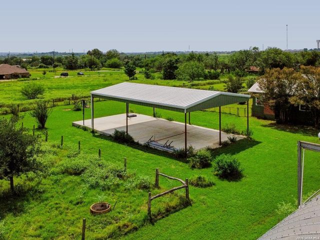 15637 KILOWATT RD, Elmendorf, TX 78112