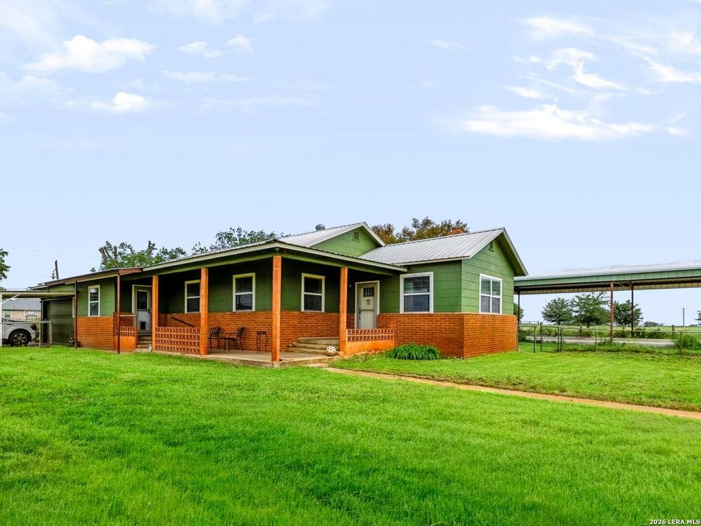 15637 KILOWATT RD, Elmendorf, TX 78112