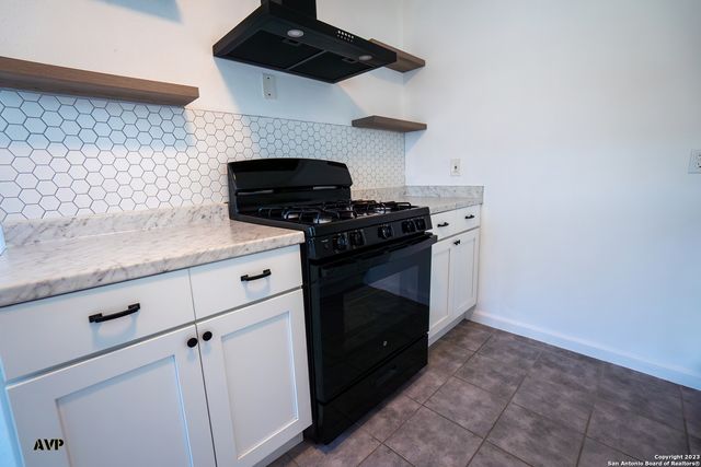 110 JAY WILLIAMS ST, San Antonio, TX 78237