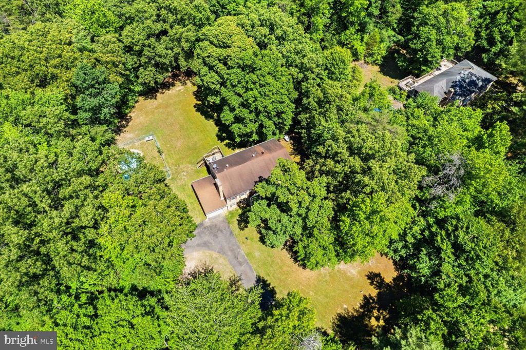 Image 10 of property listing at 6350 BRYANTOWN DR, Bryantown, MD 20617