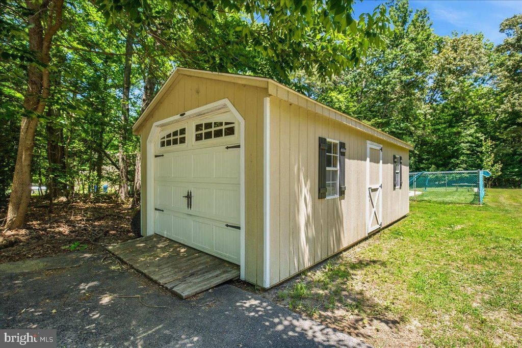 Image 19 of property listing at 6350 BRYANTOWN DR, Bryantown, MD 20617