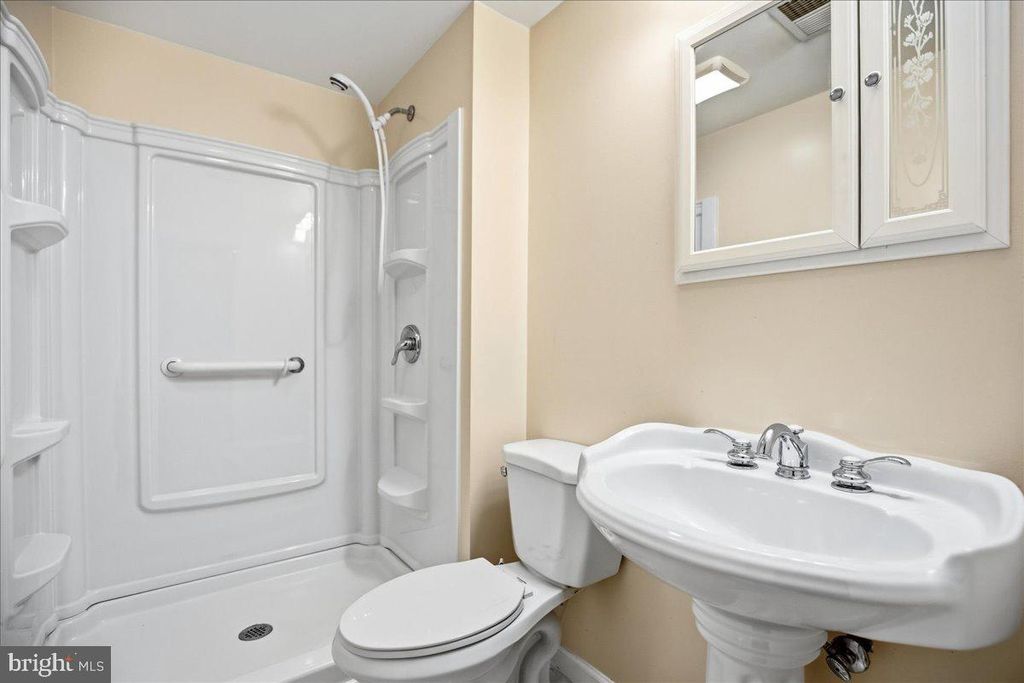 Image 45 of property listing at 6350 BRYANTOWN DR, Bryantown, MD 20617