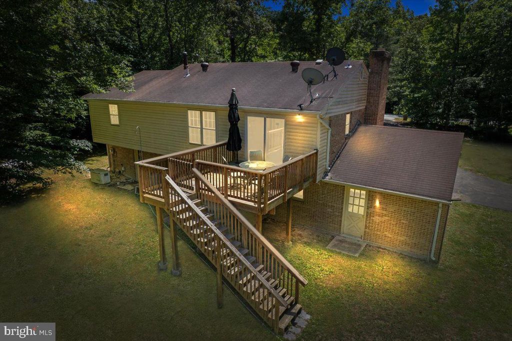 Image 9 of property listing at 6350 BRYANTOWN DR, Bryantown, MD 20617