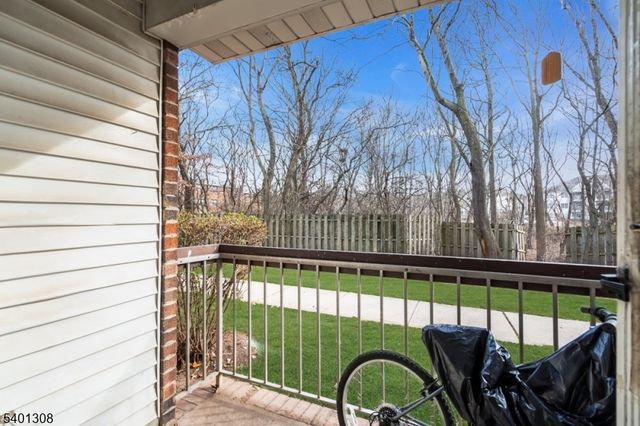 603 Green Hollow Dr 603, Woodbridge Twp., NJ 08830