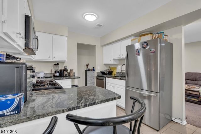 603 Green Hollow Dr 603, Woodbridge Twp., NJ 08830