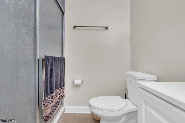 603 Green Hollow Dr 603, Woodbridge Twp., NJ 08830