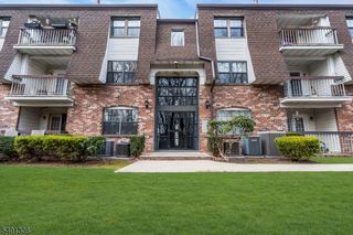603 Green Hollow Dr 603, Woodbridge Twp., NJ 08830