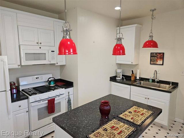 2971 Beals Street, Detroit, MI 48214