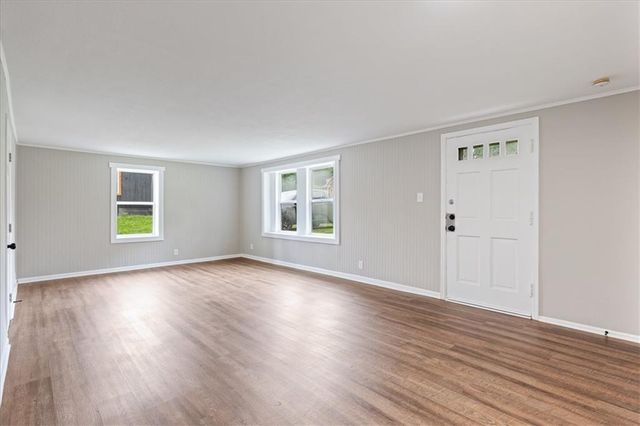 705 Yoeke Street, Tonganoxie, KS 66086