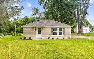 705 Yoeke Street, Tonganoxie, KS 66086