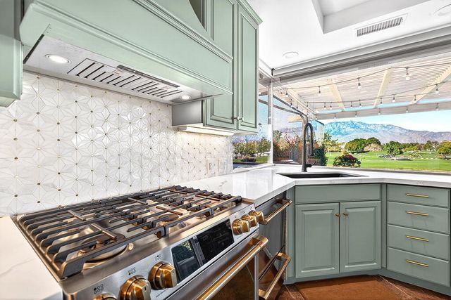 10 Colonial Drive, Rancho Mirage, CA 92270