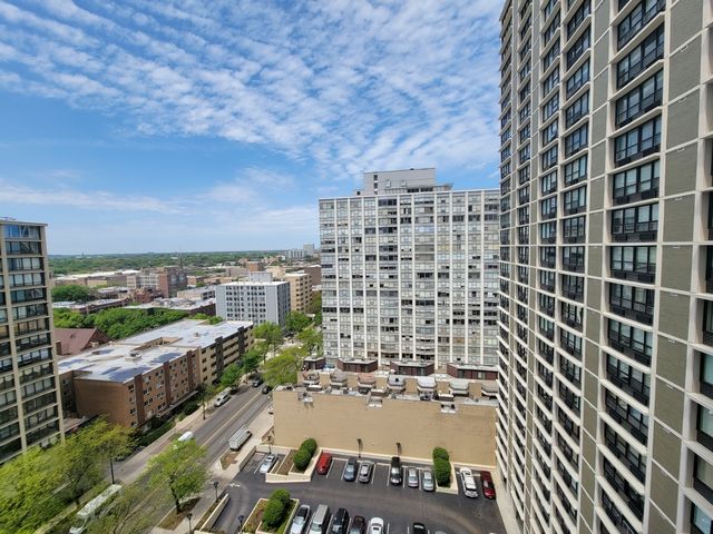 5701 N Sheridan Road 17D, Chicago, IL 60660