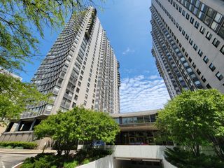 5701 N Sheridan Road 17D, Chicago, IL 60660