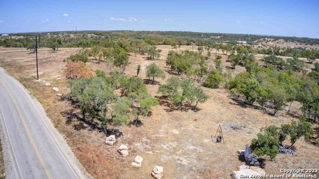 36 Twisted Oak Trail, Blanco, TX 78606