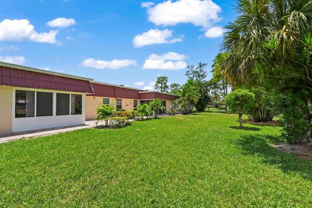 647 Marlboro Oval, Lake Worth, FL 33467