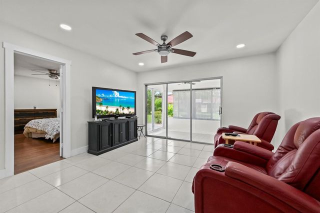 647 Marlboro Oval, Lake Worth, FL 33467