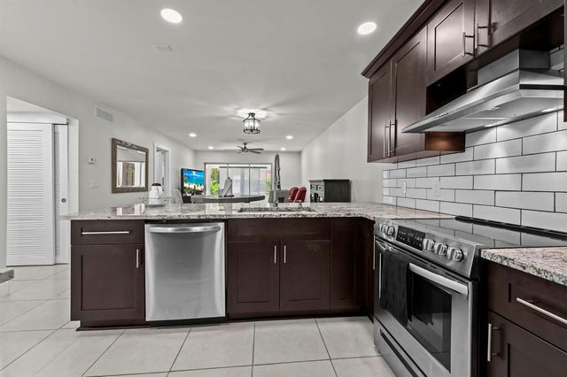 647 Marlboro Oval, Lake Worth, FL 33467