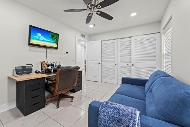 647 Marlboro Oval, Lake Worth, FL 33467
