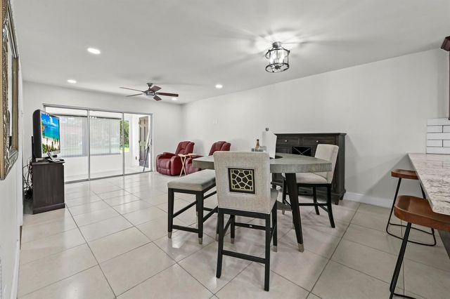 647 Marlboro Oval, Lake Worth, FL 33467