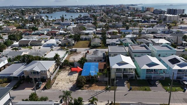 14906 N BAYSHORE DRIVE, Madeira Beach, FL 33708