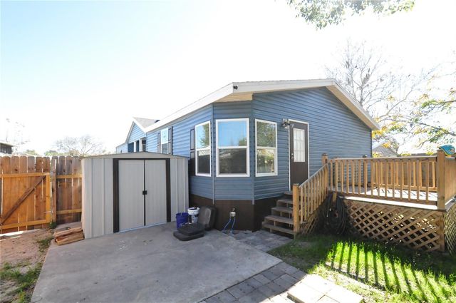 4 CAYMAN CIRCLE, Umatilla, FL 32784