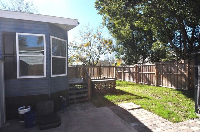 4 CAYMAN CIRCLE, Umatilla, FL 32784