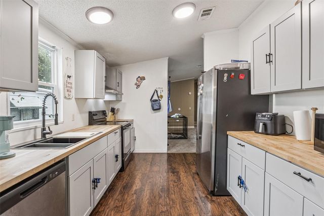 4 CAYMAN CIRCLE, Umatilla, FL 32784