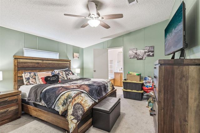 4 CAYMAN CIRCLE, Umatilla, FL 32784