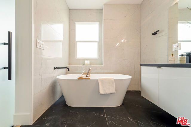 350 Mount Carmel Dr, Glendale, CA 91206