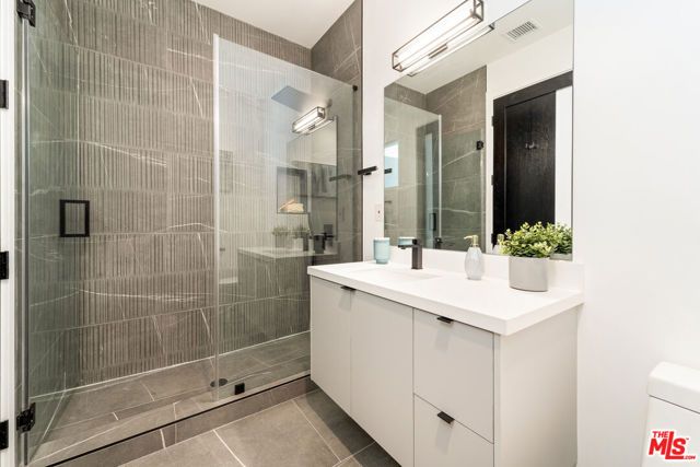 350 Mount Carmel Dr, Glendale, CA 91206