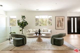 350 Mount Carmel Dr, Glendale, CA 91206